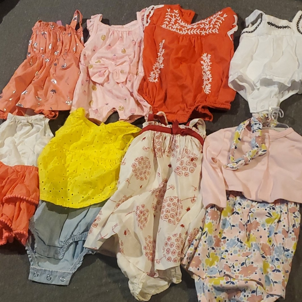 Newborn girl lot